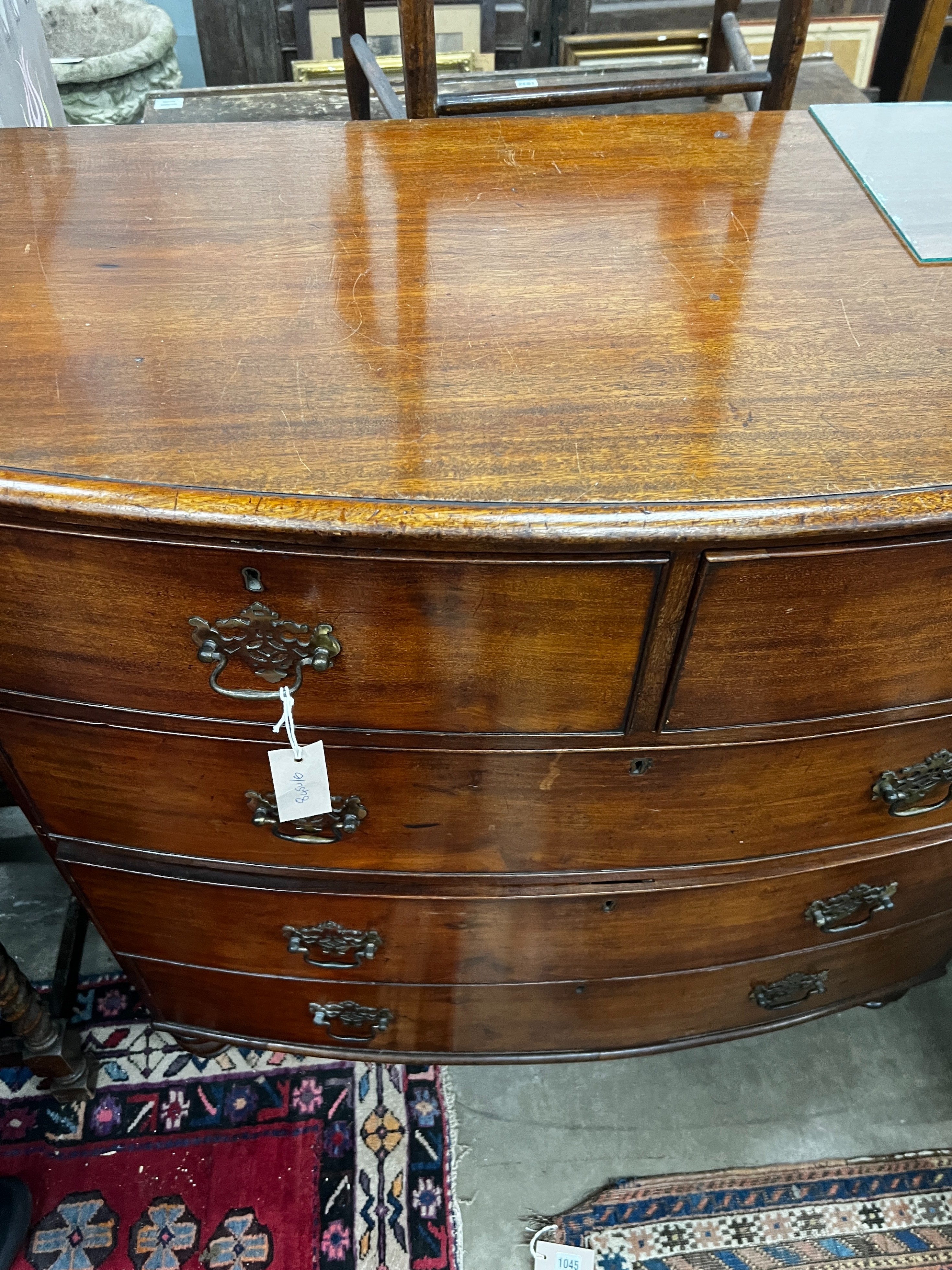 An early Victorian mahogany bow fronted chest of drawers, width 105cm, depth 53cm, height 105cm